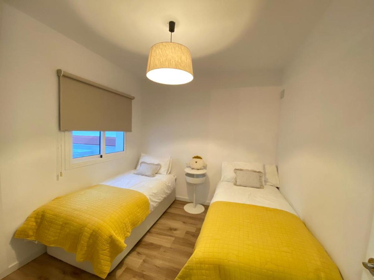 Arena Happy Apartment Фуeнхирола Екстериор снимка