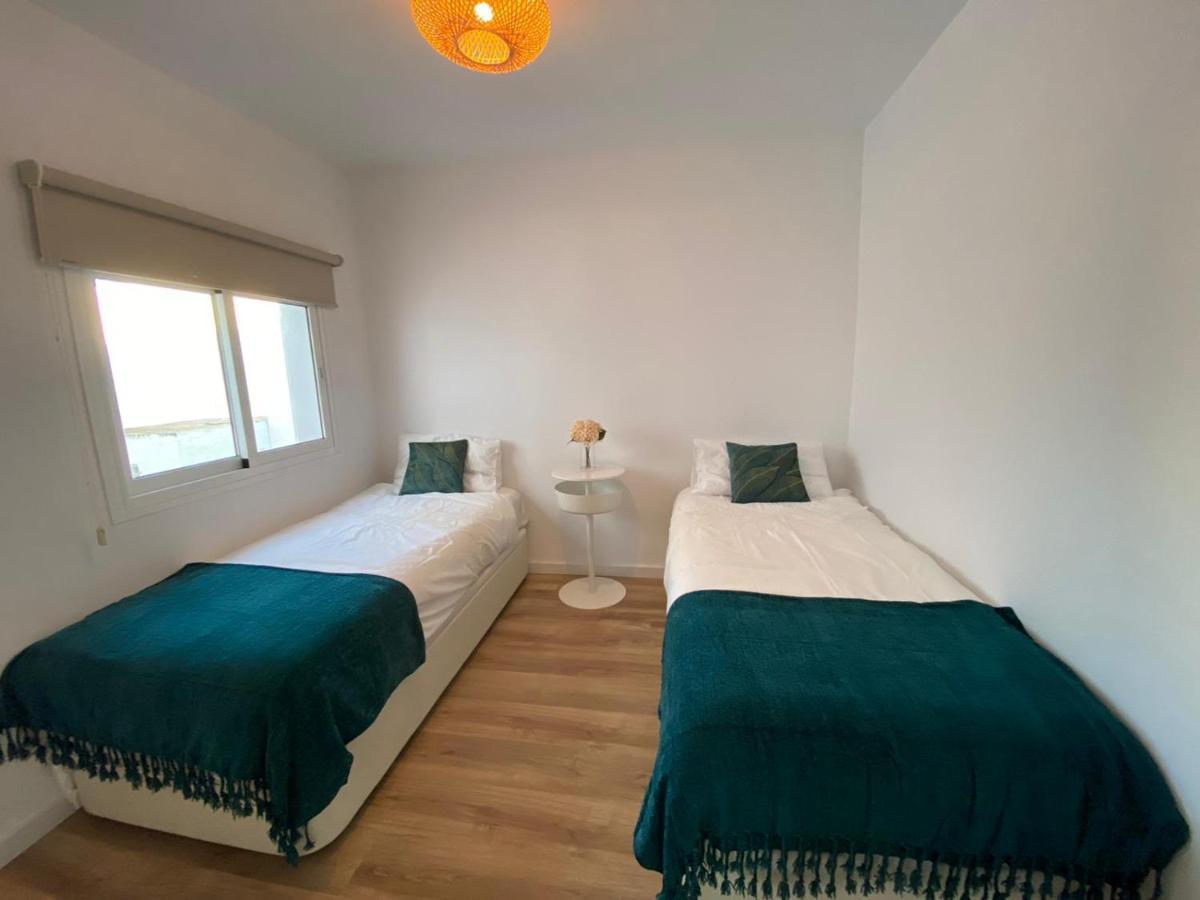 Arena Happy Apartment Фуeнхирола Екстериор снимка